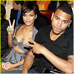 Rihanna - Chris Brown ζευγάρι;