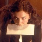 maggie-gyllenhaal-secretary-crawl