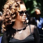 rihanna-black