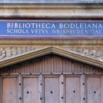 800px-Oxford_-_Bodleian_Library_-_inscription_on_the_door