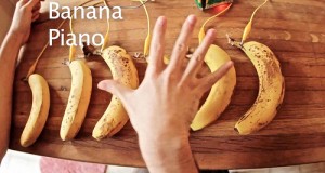 banana-piano