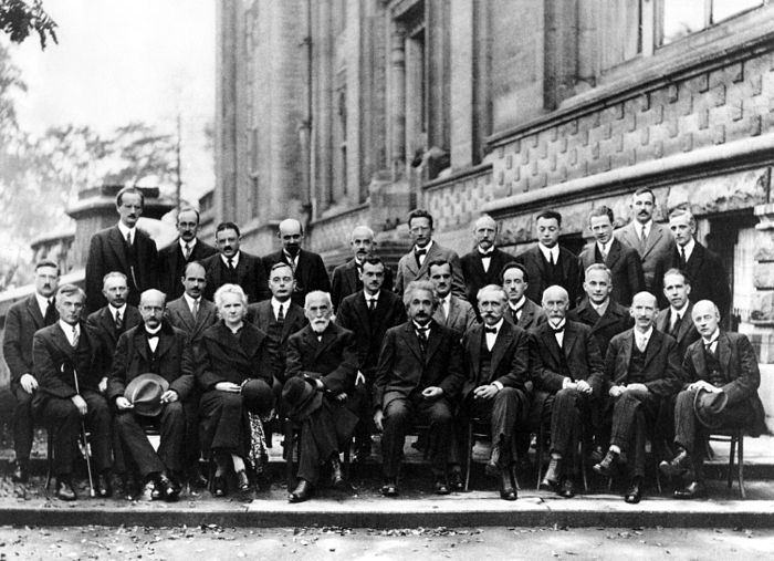 700px-Solvay_conference_1927.jpg