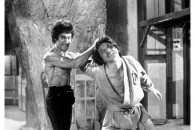 Όταν ο Bruce Lee έδειρε, κατά λάθος, τον Jackie Chan!