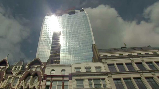 London's 'Walkie Talkie' skyscraper reflects light hot enough to fry an egg - video