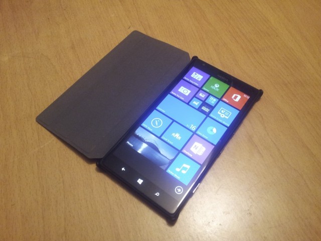 Lumia-1520-flip-cover-2