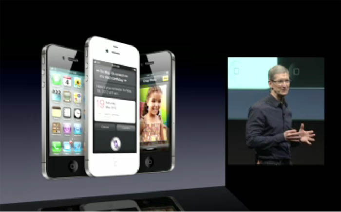tim-cook-iphone-4s