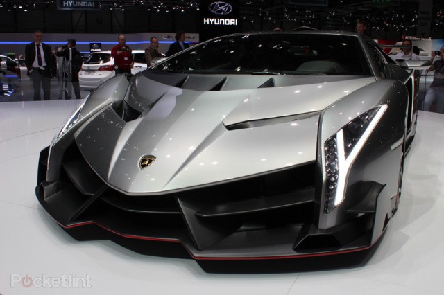 lamborghini-veneno-pictures-and-eyes-on-0