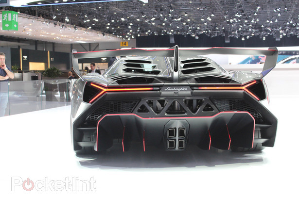 lamborghini-veneno-pictures-and-eyes-on-6