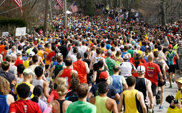 0415_marathon-runners