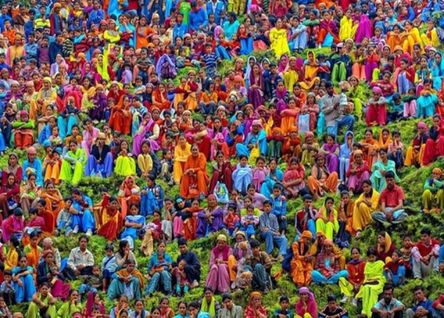 colorfoul crowd