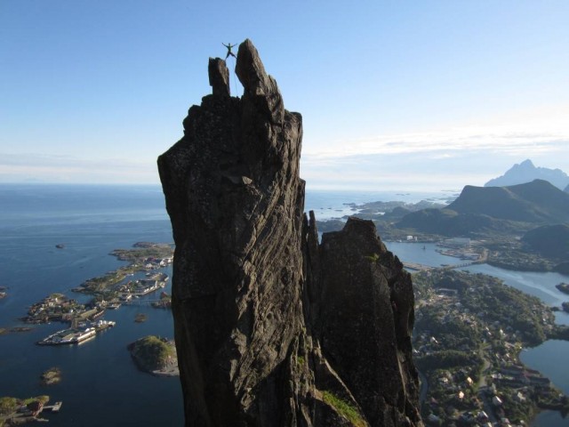 Svolværgeita-jump3