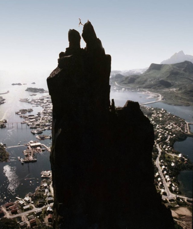Svolværgeita-jump4