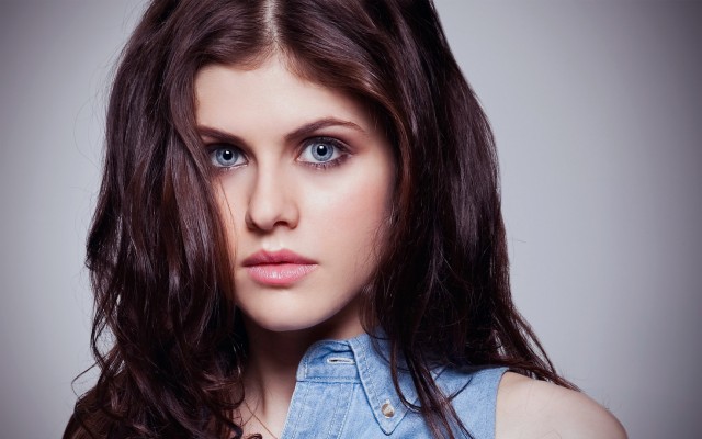 Alexandra-Daddario-Cute-1728x1080