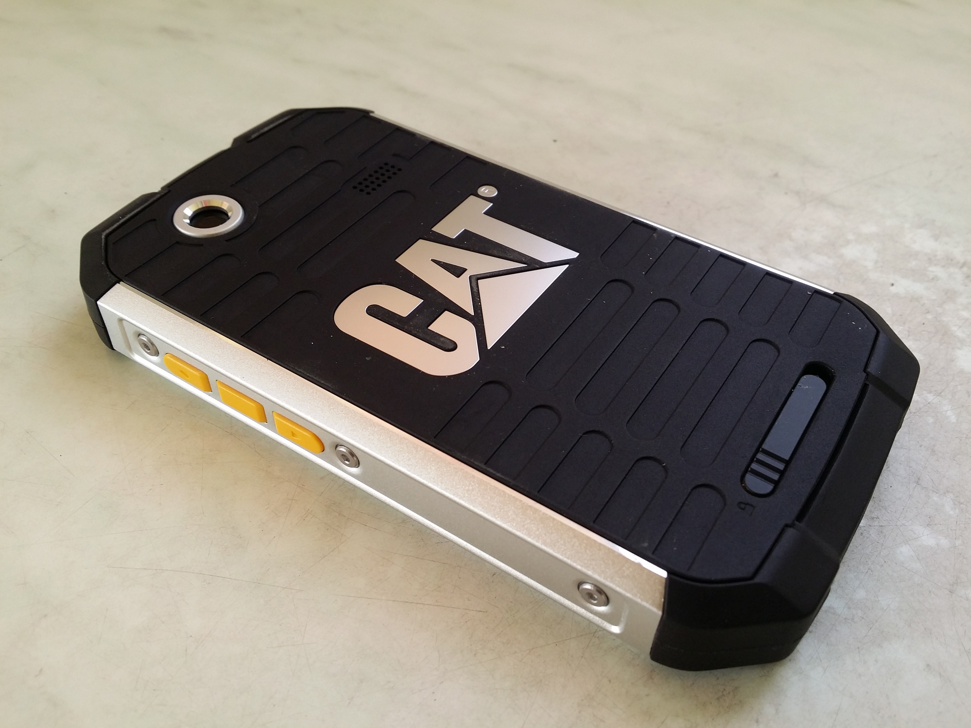  Cat  B15      smartphone