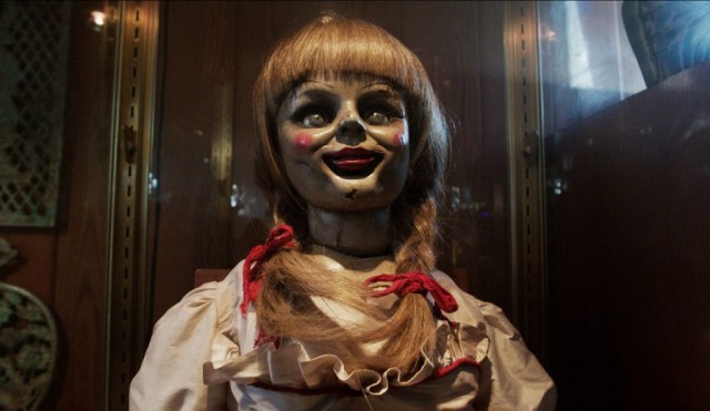 the-conjuring-annabell-the-doll-face-glass-case-1024x595