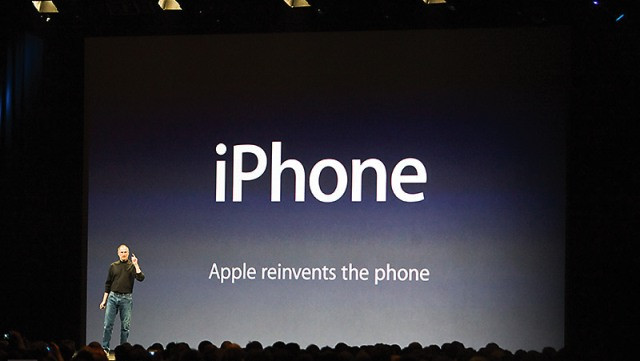iphone-apple-reinvents-the-phone