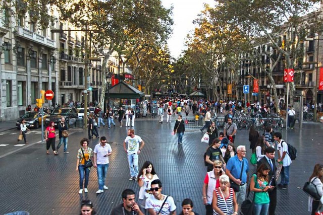 Spain-Barcelona-La-Rambla-Day-L