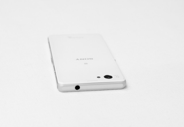 sony-xperia-z1-compact-top