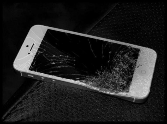 broken-iphone