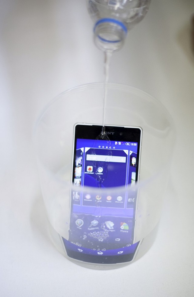 Sony Xperia Z2 water