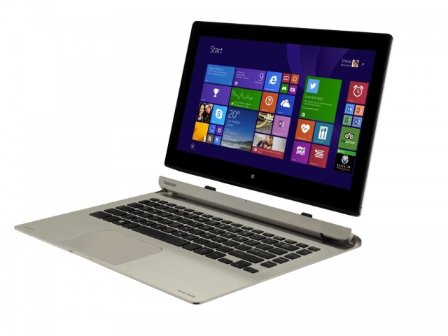 Satellite_Click_2_Pro_P30W-B_Full_Product_08c_with_screen (Medium)