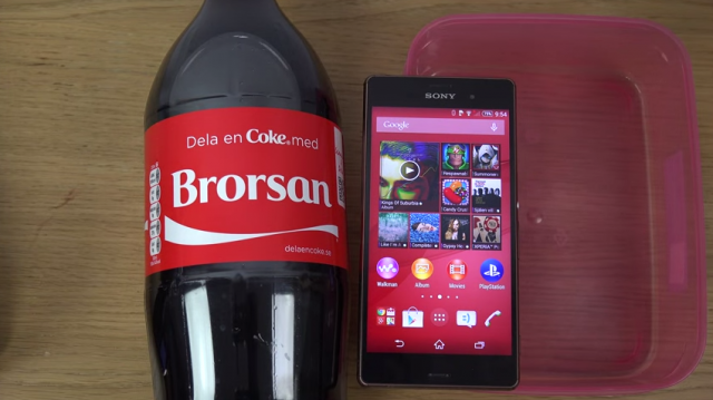 Sony Xperia Z3 Coca Cola Test