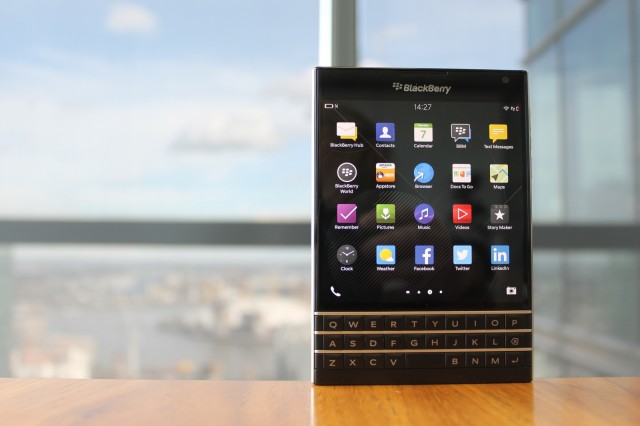 blackberry-passport-review