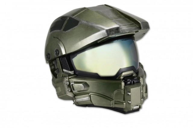 NECA-Halo-Master-Chief-motorcycle-helmet-1024x682