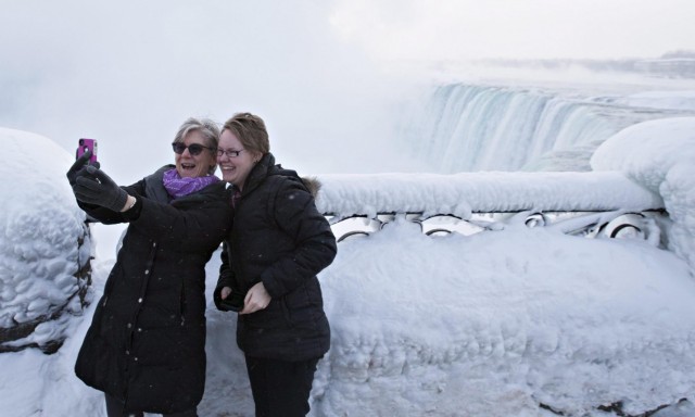 niagara-falls-frozen-04