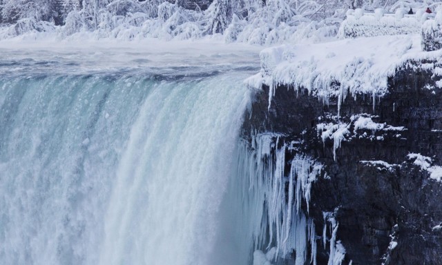 niagara-falls-frozen-2