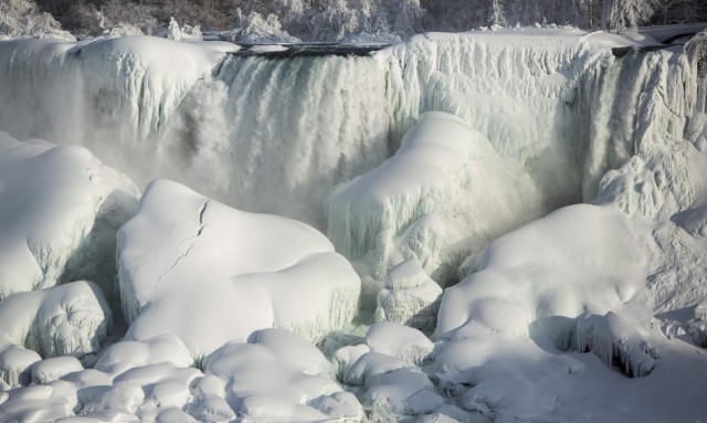 niagara-falls-frozen-3