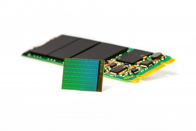3D_NAND_Die_with_M2_SSD