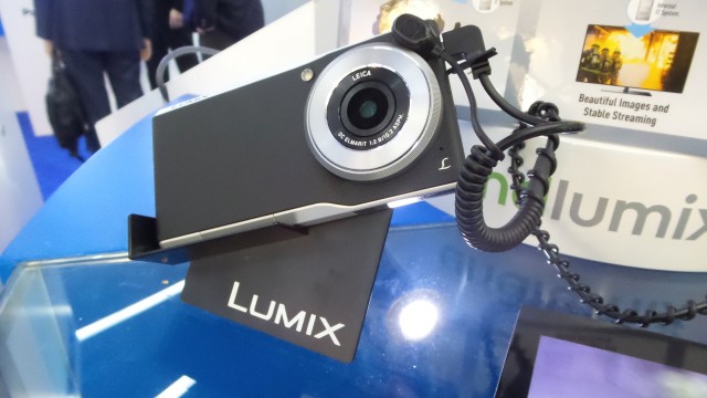Panasonic Lumix CM1 (2)