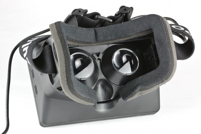 Oculus_Rift_-_Developer_Version_-_Back (Large)