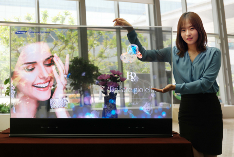 Samsung-Display]-55-inch-Transparent-OLED_1_1