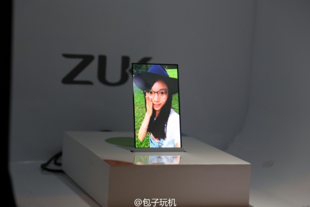 ZUK-transparent-screen-phone-prototype 2