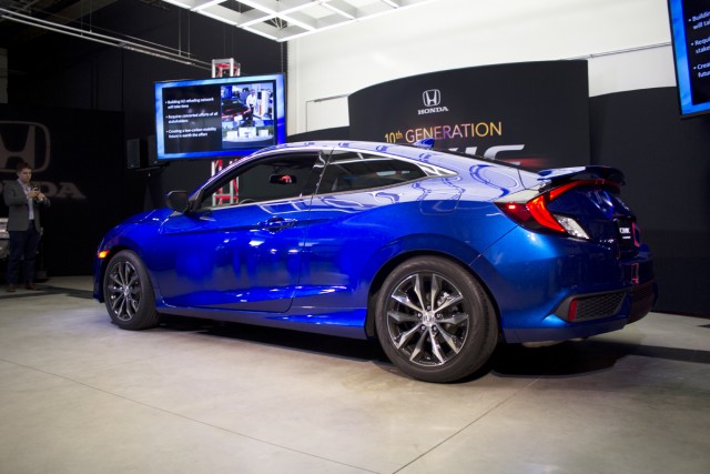 2016_Civic_Coupe_02