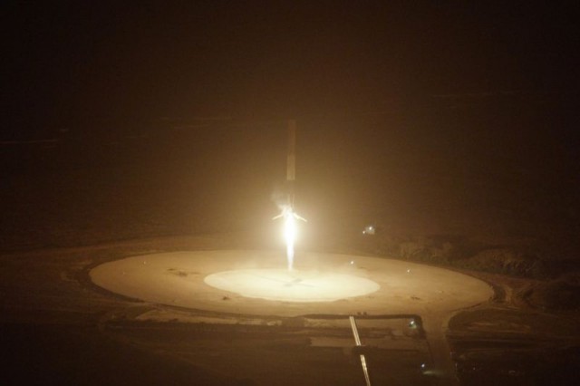 falcon 9 first stage approaching landing zone 1