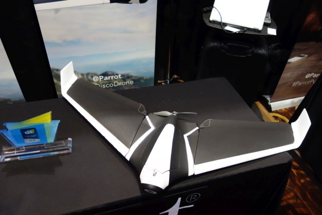 Parrot Disco 3