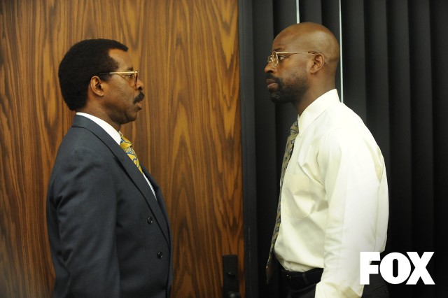 THE PEOPLE v. O.J. SIMPSON: AMERICAN CRIME STORY - Pictured: (l-r) Courtney B. Vance as Johnnie Cochran, Sterling K. Brown as Christopher Darden. CR: Ray Mickshaw/FX