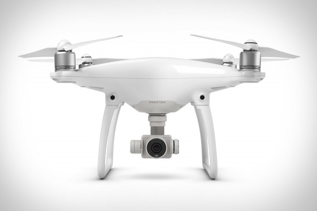 DJI PHANTOM 4 DRONE