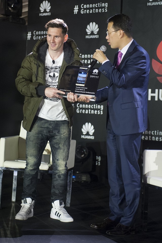 Messi Huawei Ambassador (1)