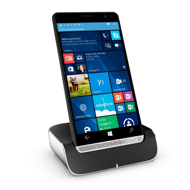 HP Desk Dock with HP Elite x3, Right facing