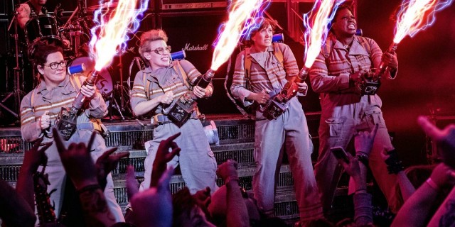 ghostbusters-2016-cast-proton-packs-images