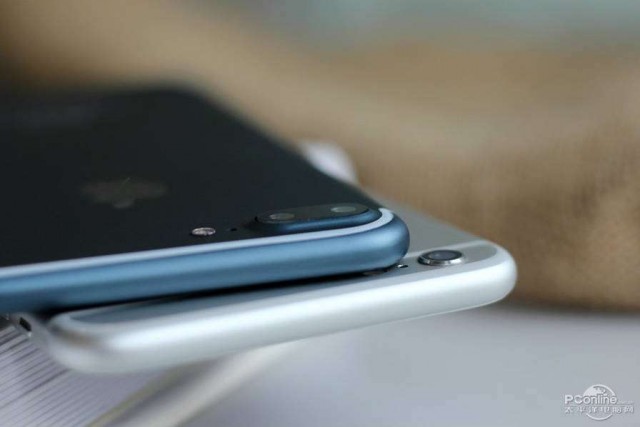 Alleged-iPhone-7-Plus-in-Deep-Blue (8)