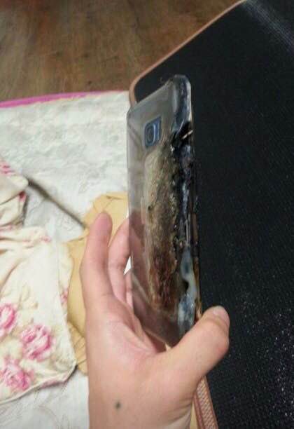 Galaxy Note 7 explodes2