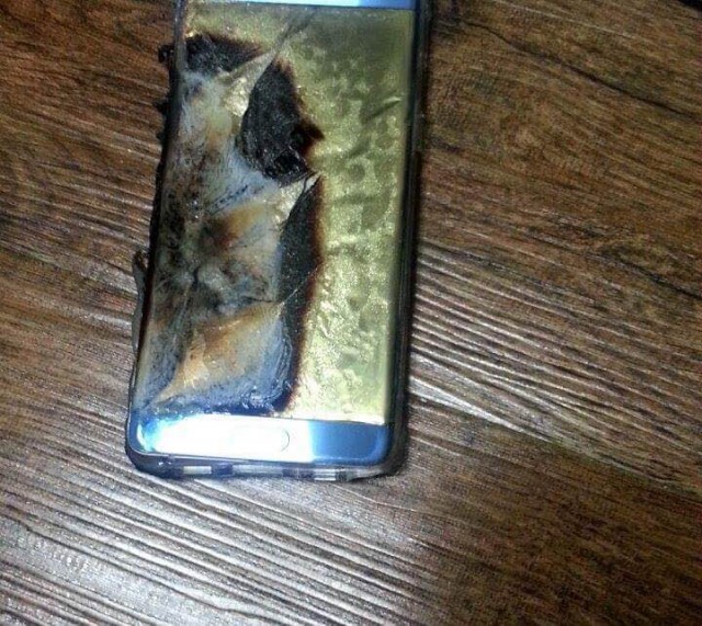 Galaxy Note 7 explodes4