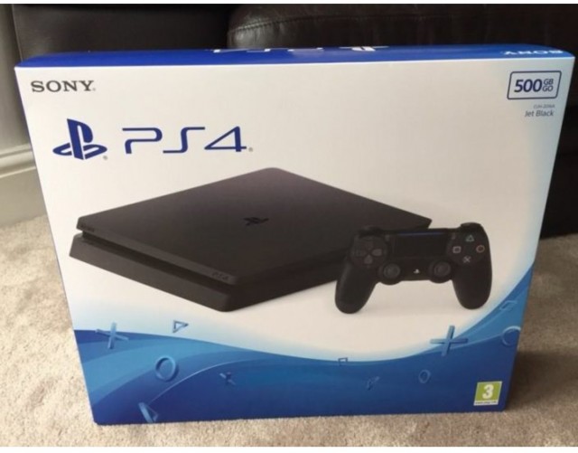 PlayStation 4 Slim 5