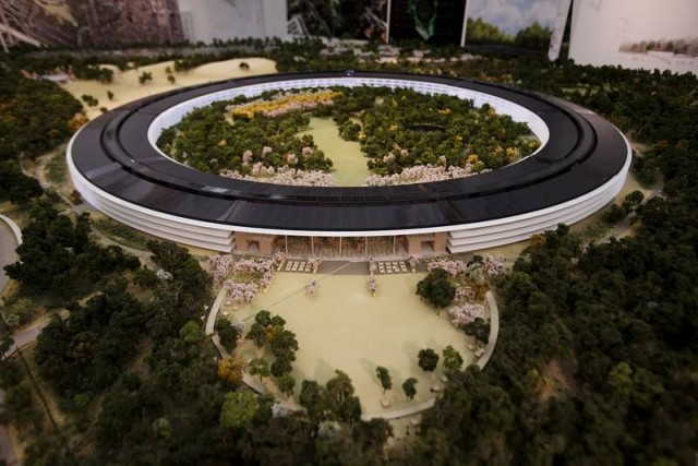 apple campus 1