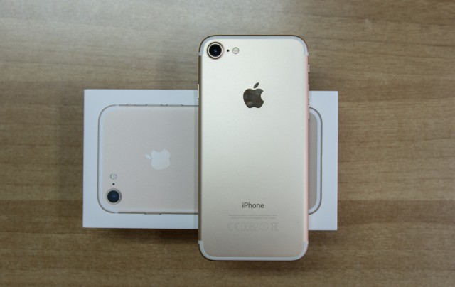 iphone-7-gold-4